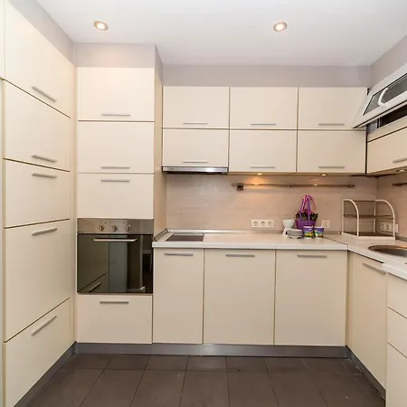 Near To The Center-spacious,modern, Cozy Plovdiv