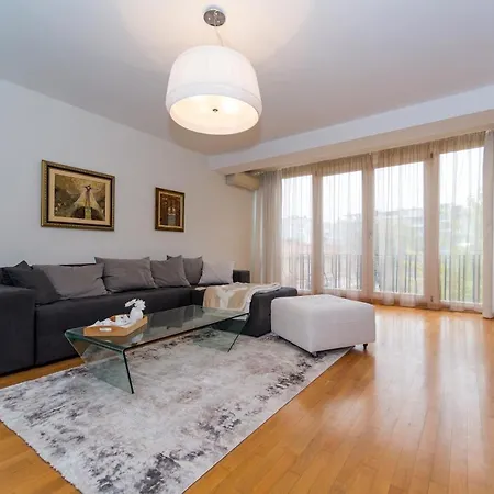 Apartment Near To The Center-spacious,modern, Cozy Plovdiv