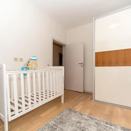 Near To The Center-spacious,modern, Cozy شقة *