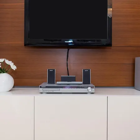 Near To The Center-spacious,modern, Cozy * بلوفديف