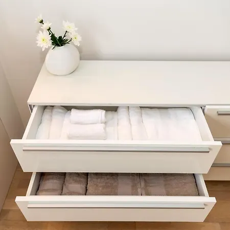 Near To The Center-spacious,modern, Cozy بلوفديف